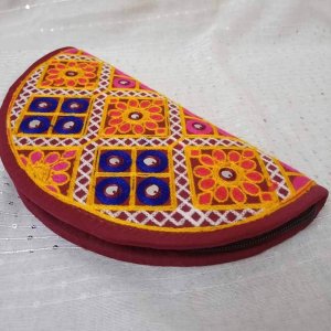 Collection of Stylish Clutches Pakistan