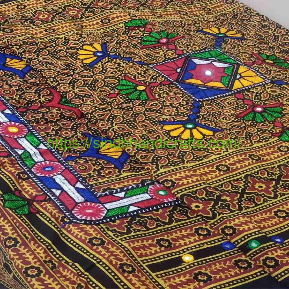 Sindhi Ajrak Design Thari Dupatta 1 Sindhi Dupatta Tassels Design